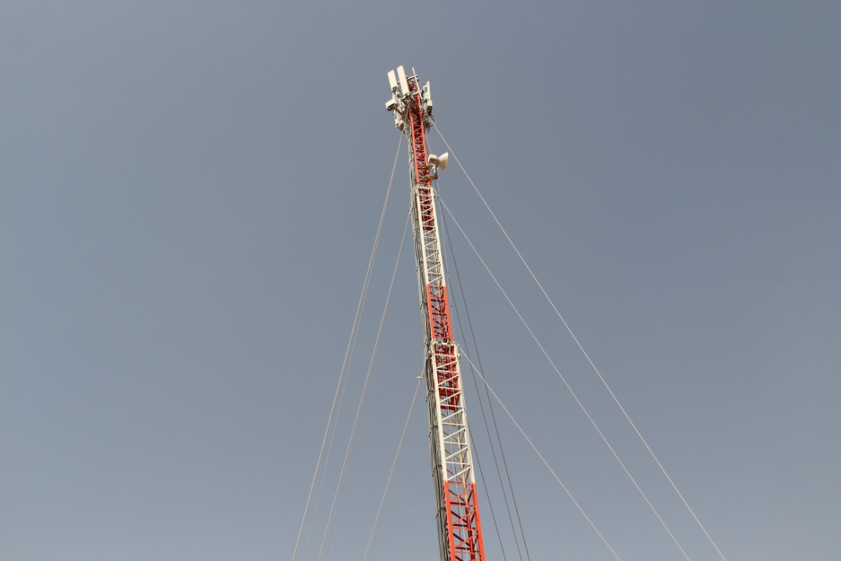torre de telecomunicaciones de mástil arriostrado