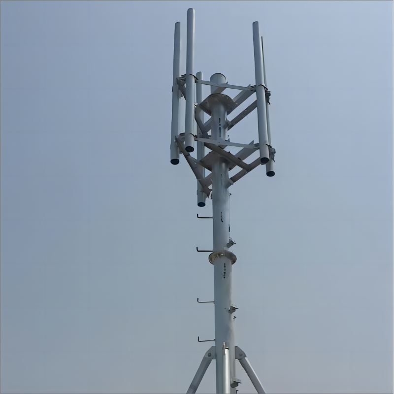 Torre en el techo para telecomunicaciones.