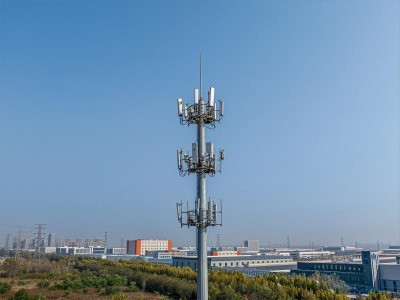 antena monopolo de torre de telecomunicaciones