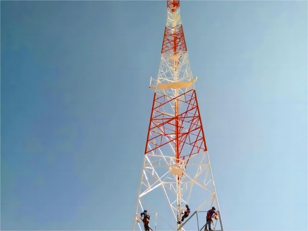 torre de telecomunicaciones