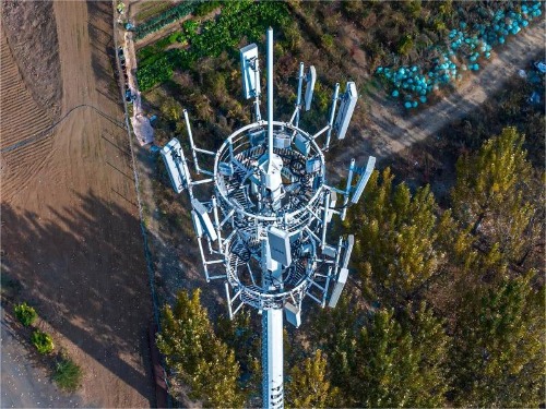 torre mono de telecomunicaciones