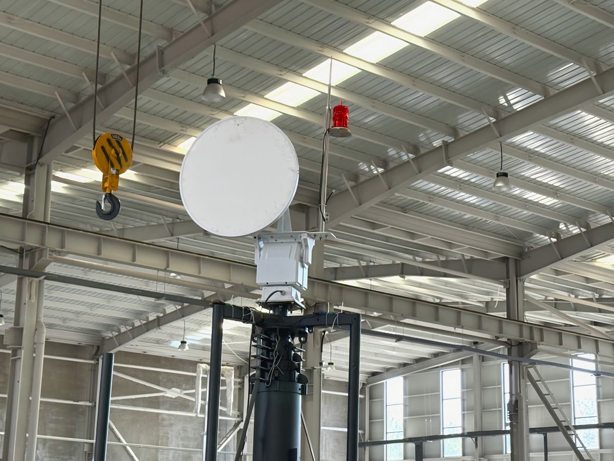 Plataforma de seguimiento de microondas para armario de comunicaciones integrado desarrollada con éxito.